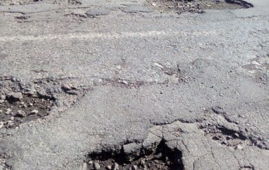 На Черкащині показали аварійну дорогу, що веде до національної святині